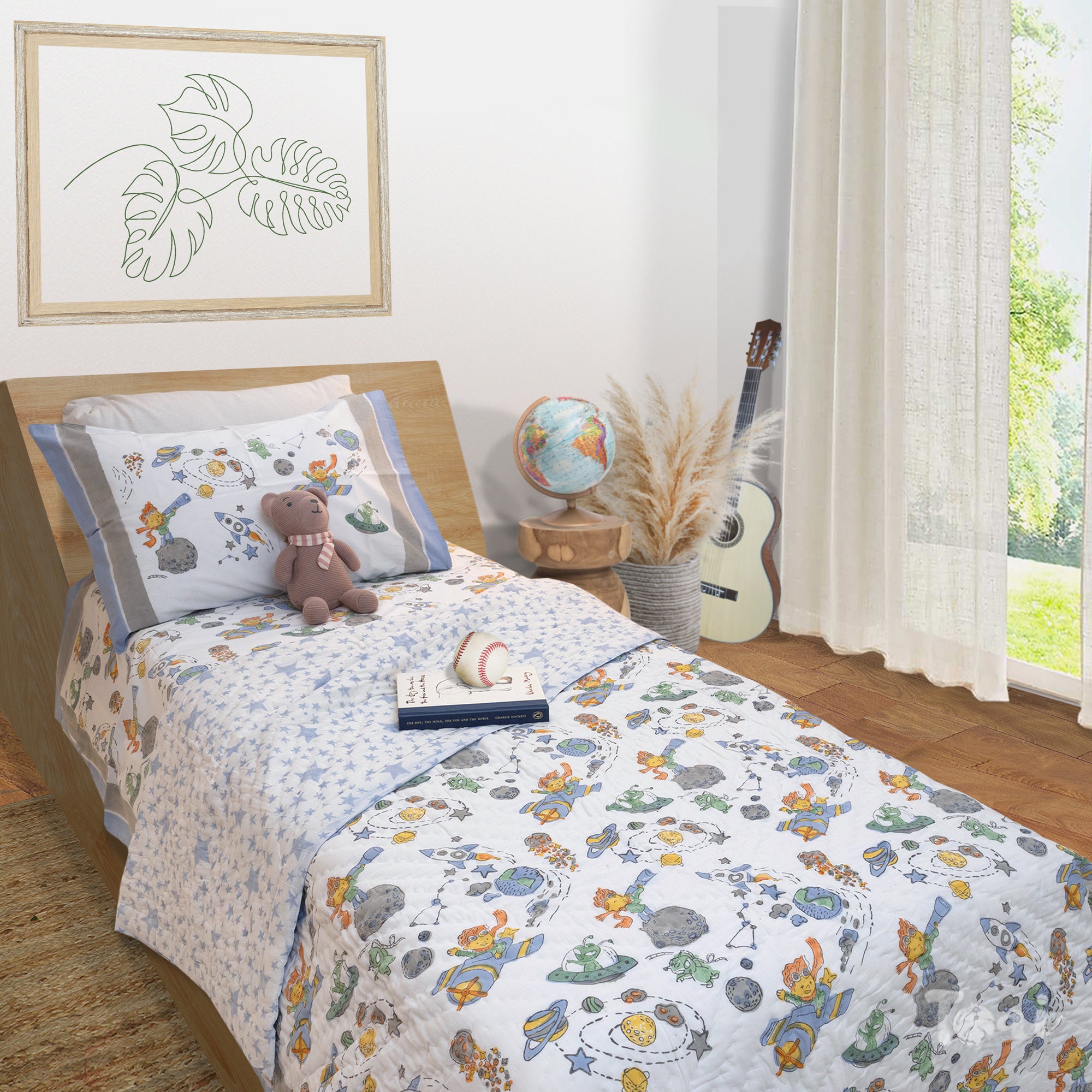 Space Boy| Comforter Bedding Set | Premium Bedsheet , Pillow Covers, Quilt / Razai