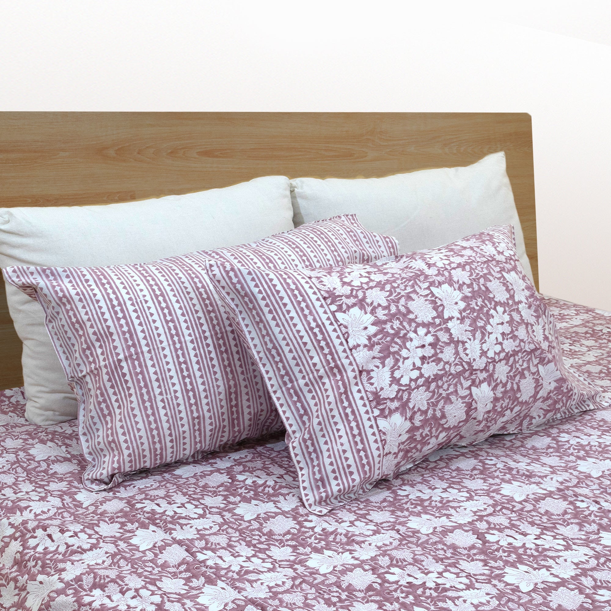 Vintage Pink| All- Season Bedding Set | Premium Bedsheet , Pillow Covers, Dohar