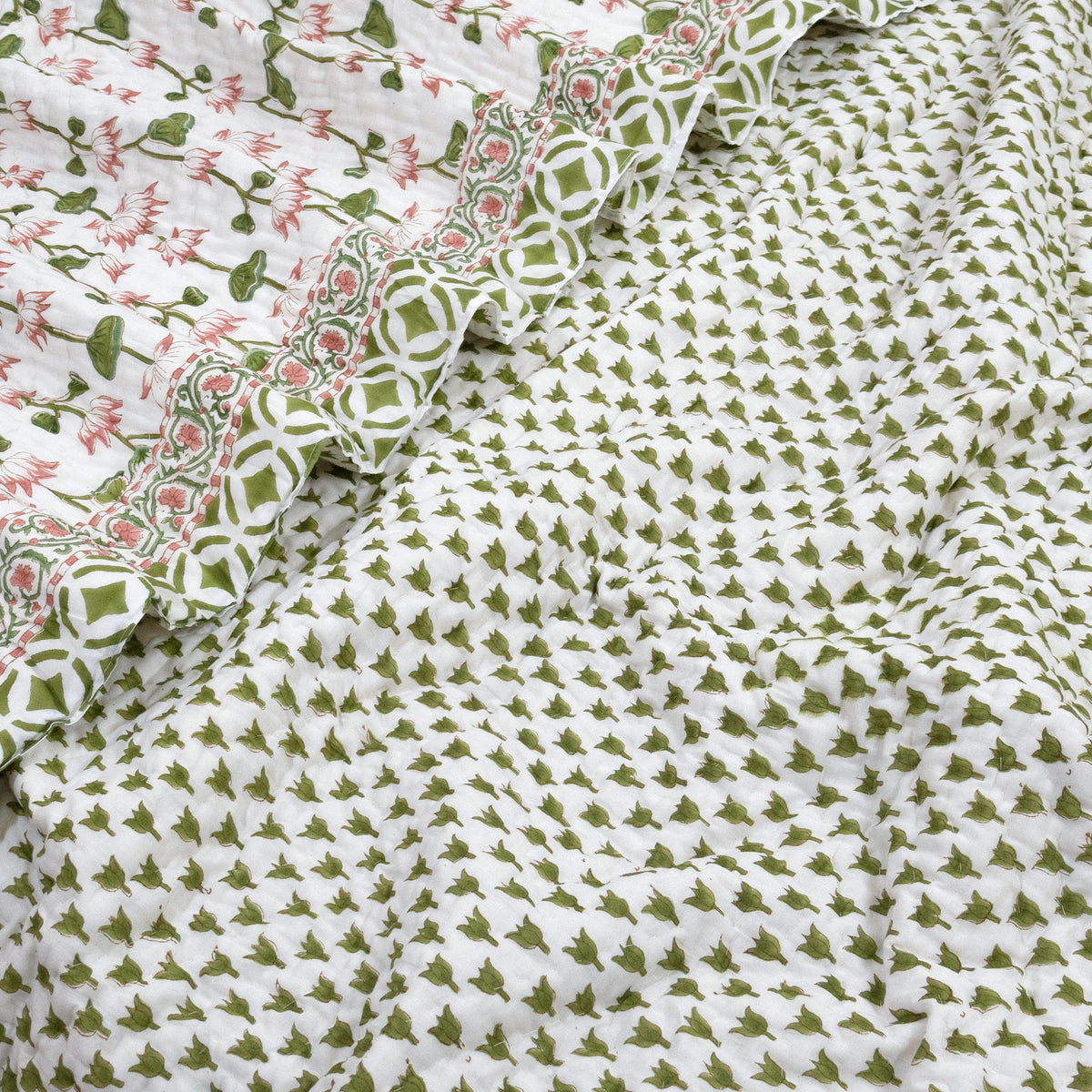 Lotus Vines  |  Quilts | Razai | Comforter