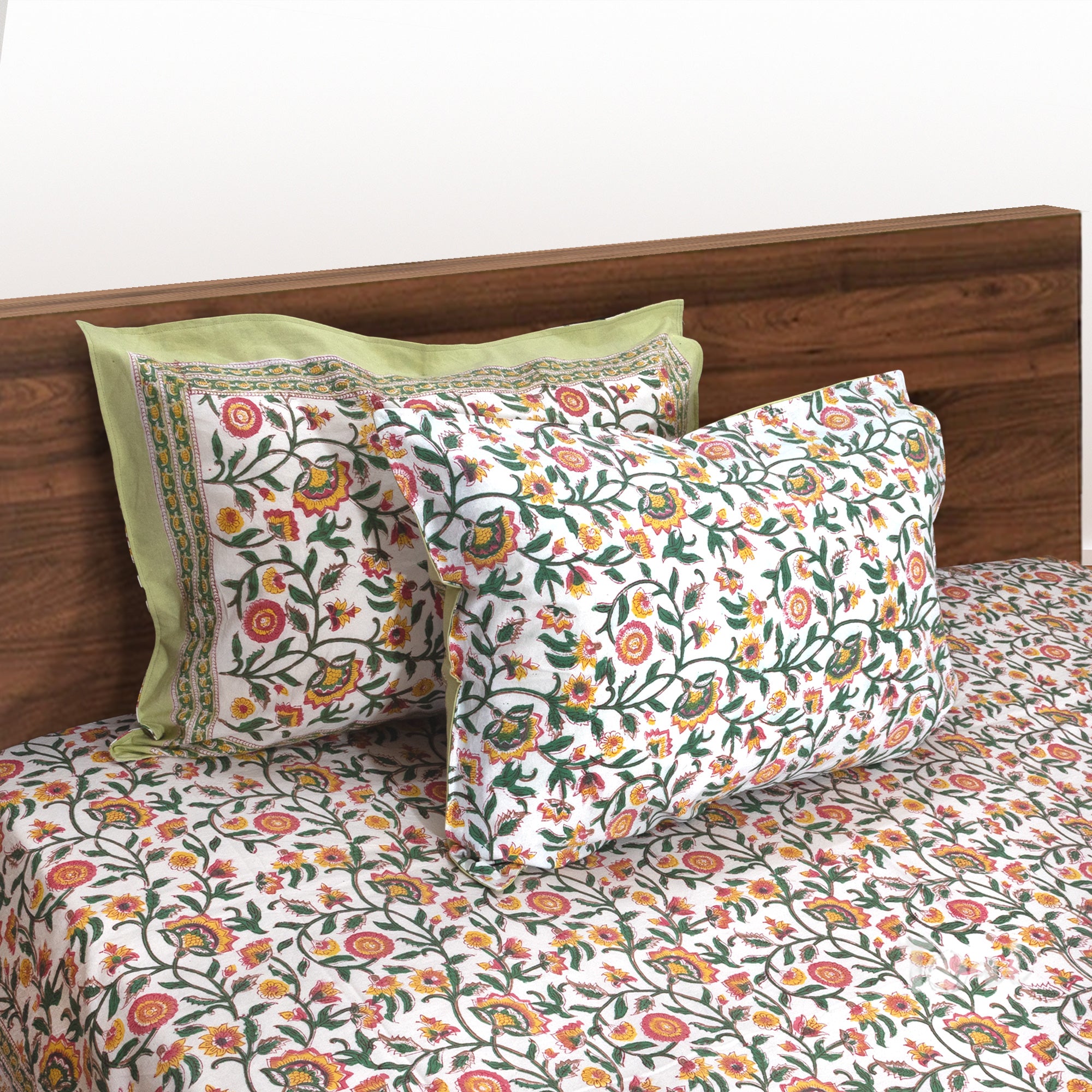 Small Flower vines on White | Fine Quality Bedsheet