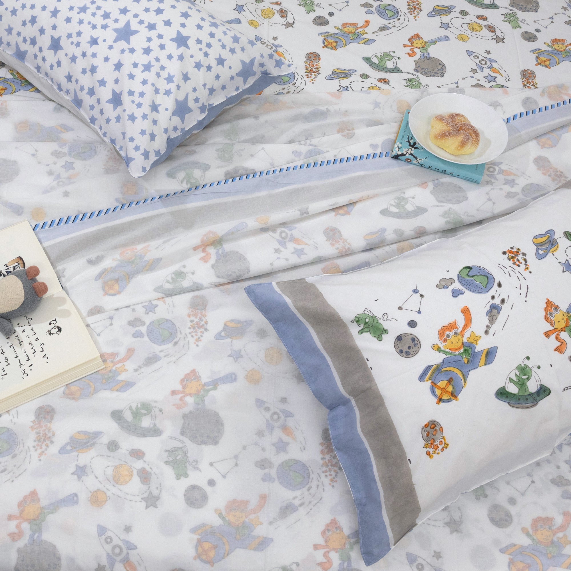 Space Boy | All- Season Bedding Set | Premium Bedsheet , Pillow Covers, Muslin Dohar