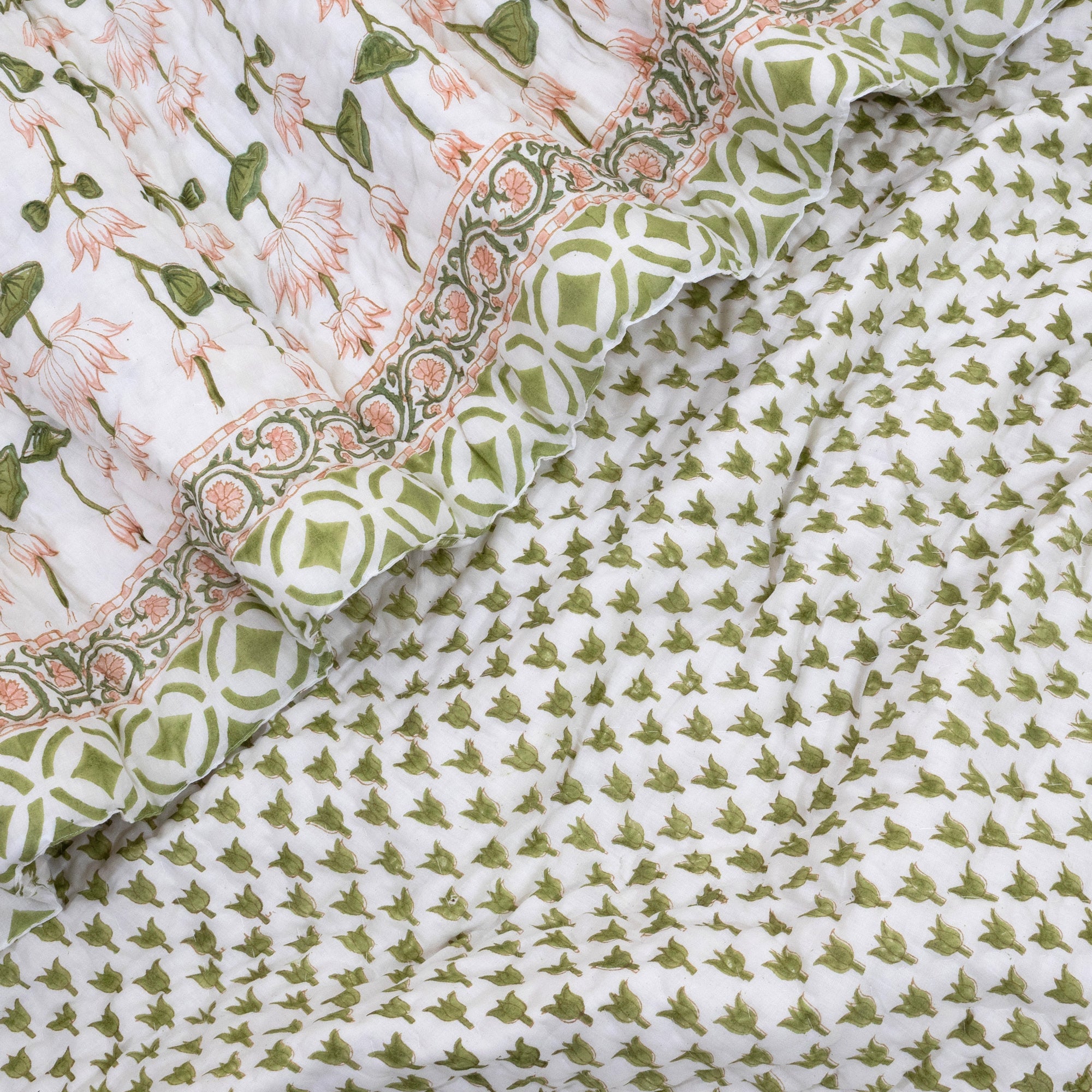 Lotus Vines  |  Quilts | Razai | Comforter