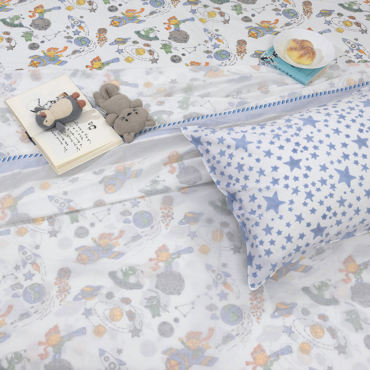 Space Boy | All- Season Bedding Set | Premium Bedsheet , Pillow Covers, Muslin Dohar