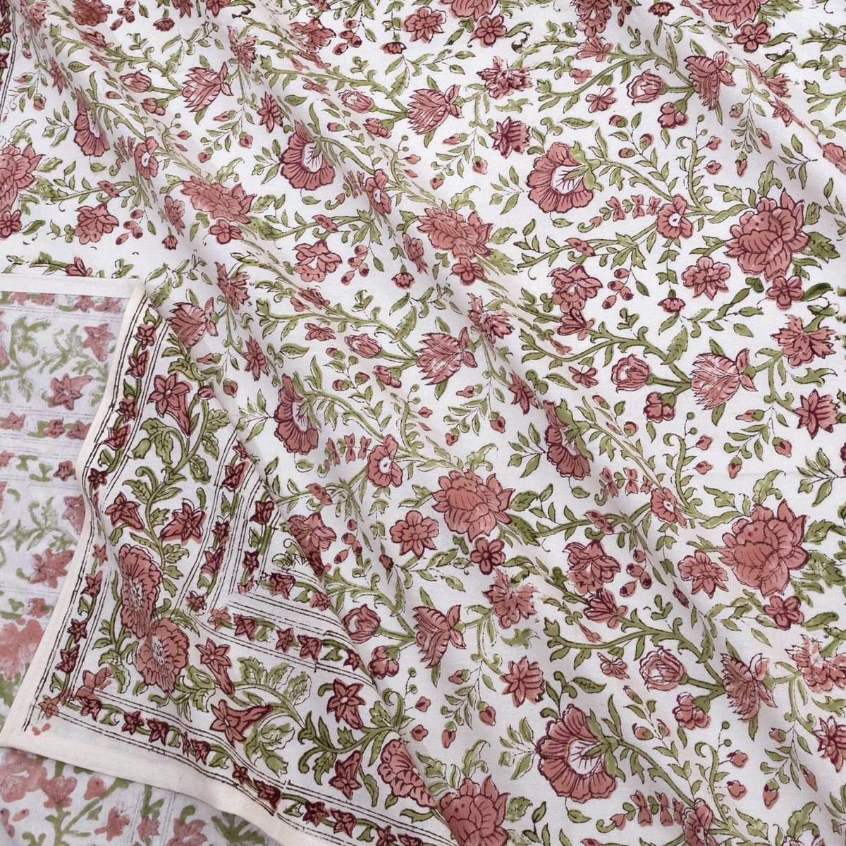 Rust Floral Spread| Premium Bedsheet