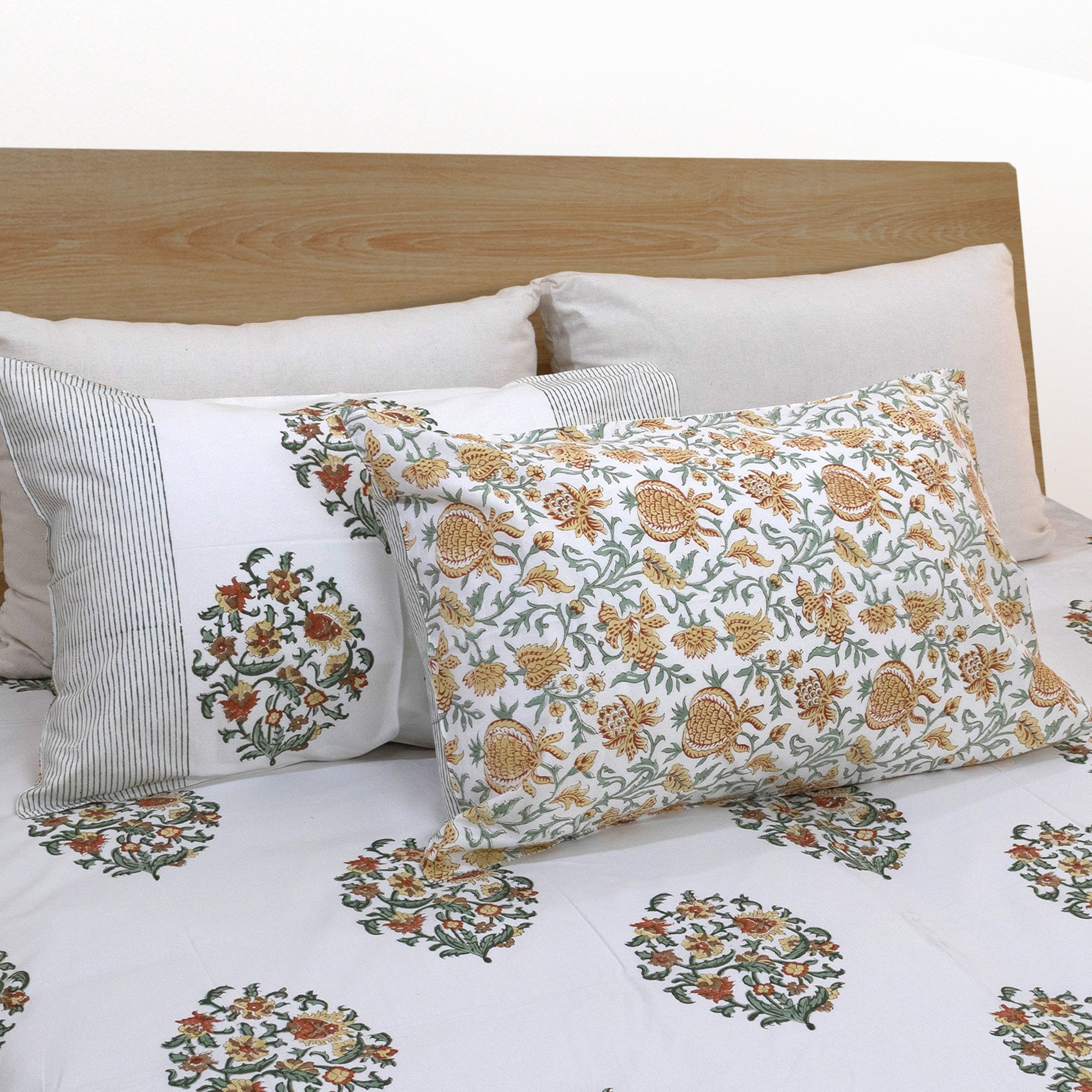 Earthy Mugal Motif | Fine Quality Bedsheet