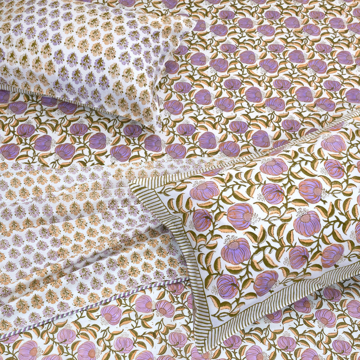 Round Flowers on Green |All- Season Bedding Set | Long Staple Fiber Bedsheet , Pillow Covers, Dohar