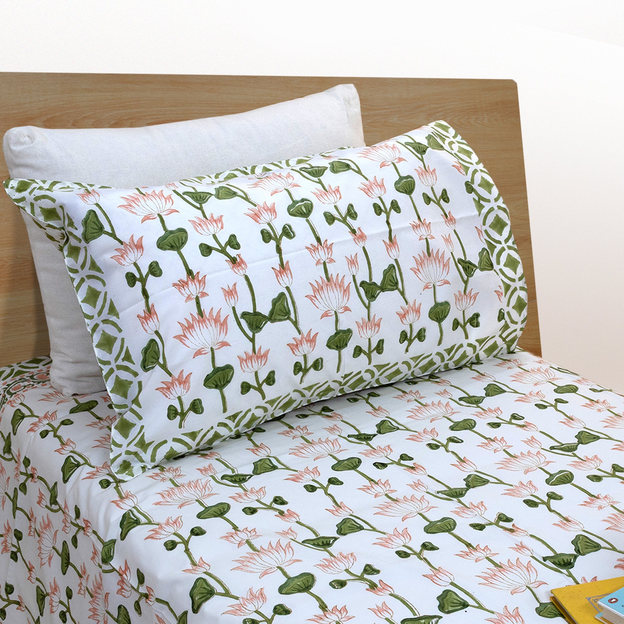 Lotus Vines | Premium Bedsheet