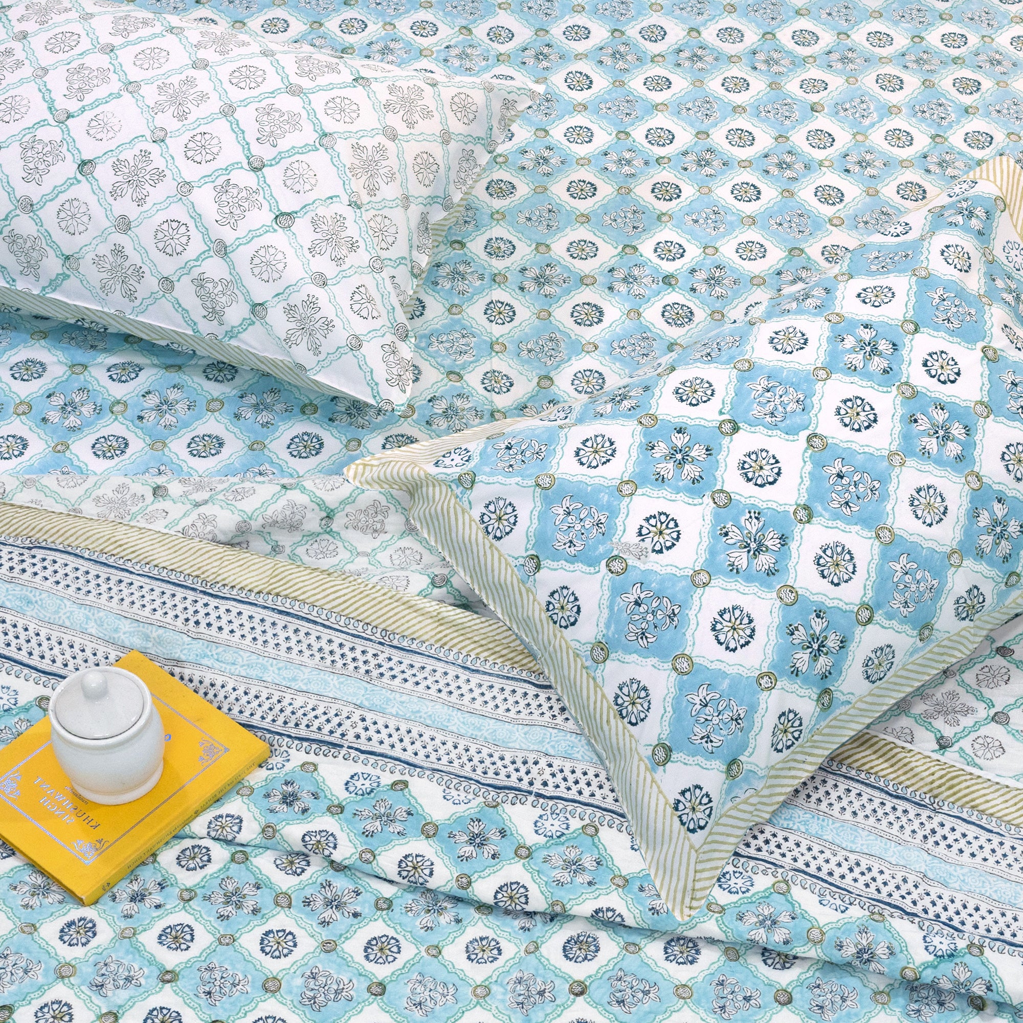 Small Blue Jaal - Winter Bedsheet with Pillows 
