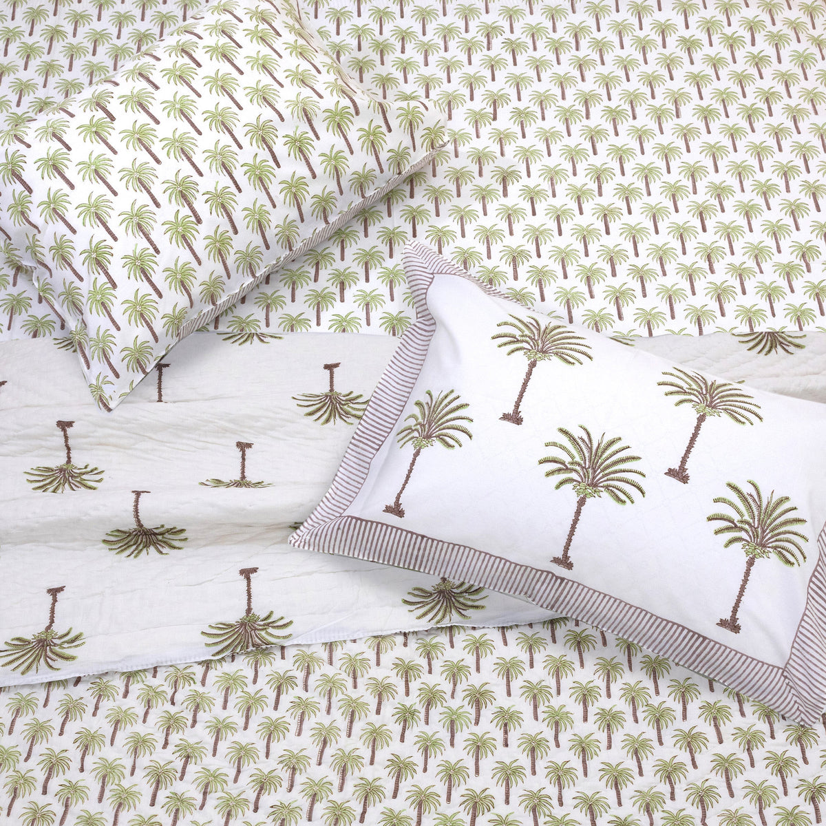 Palm Tree| Comforter Bedding Set | Premium Bedsheet , Pillow Covers, Quilt / Razai