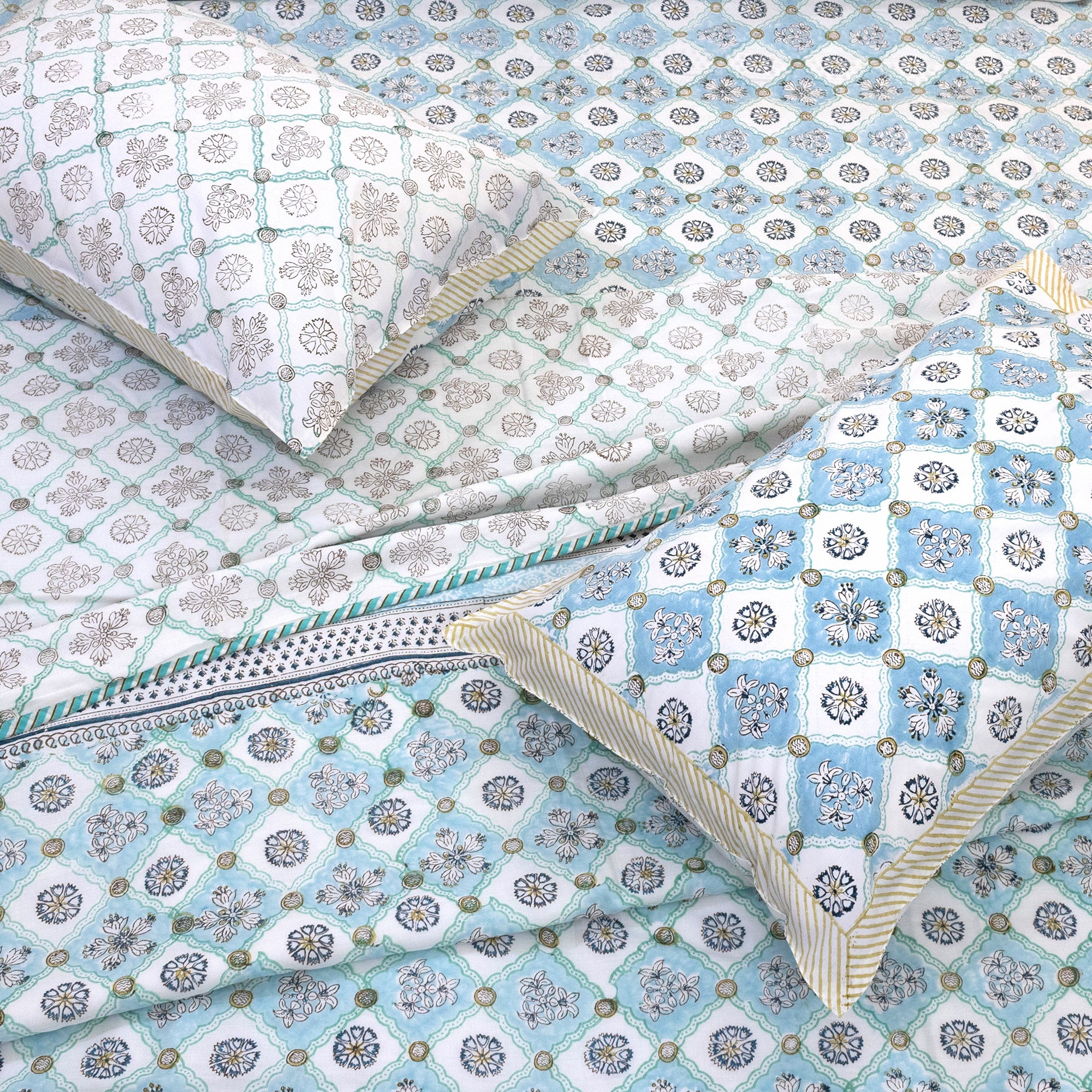 Small Blue Jaal | All- Season Bedding Set | Premium Bedsheet , Pillow Covers, Dohar