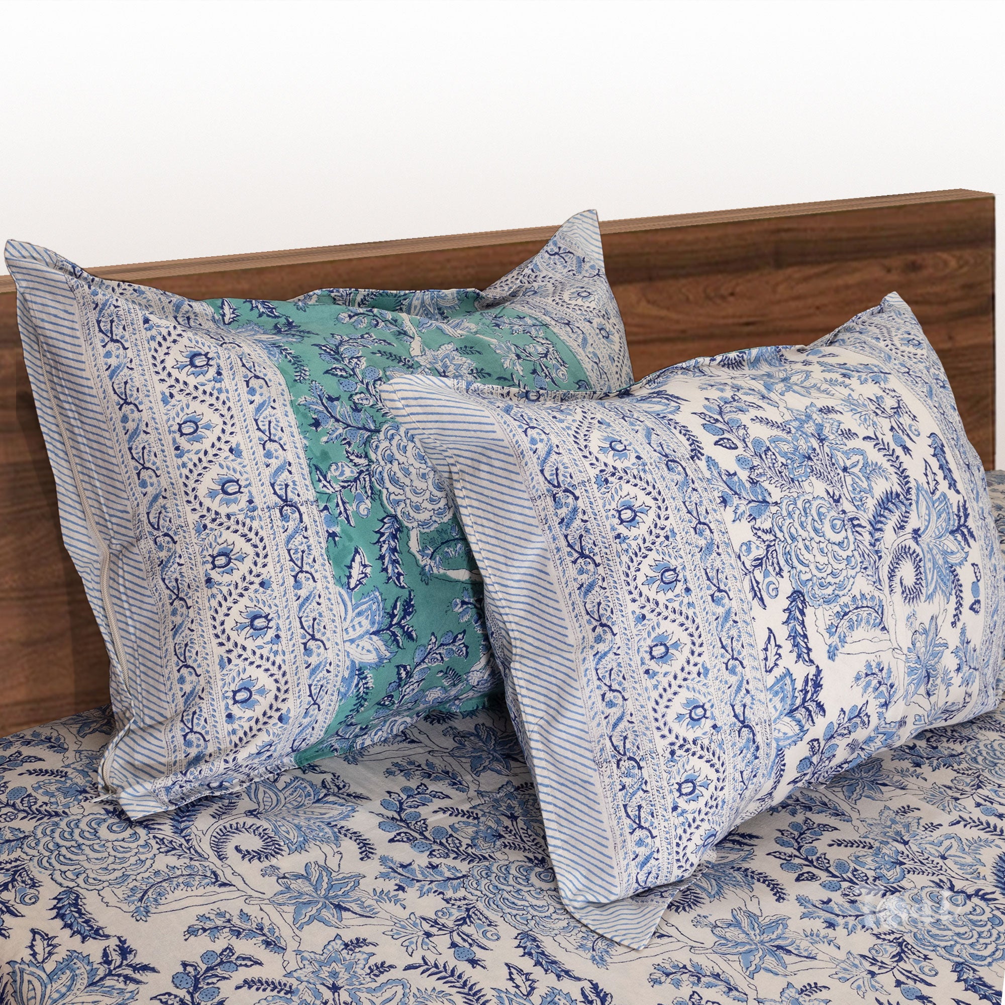 Fresh Blue And White |hand block printed bedsheet| Double bed ,Queen size | 210 TC Pure Cotton| Complementing pillow covers